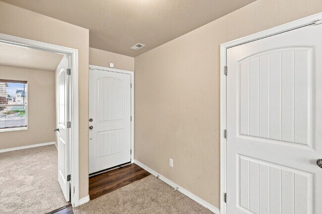 Building Photo - Beautiful Ranch Home in Ventana – Minutes from Fort Carson!