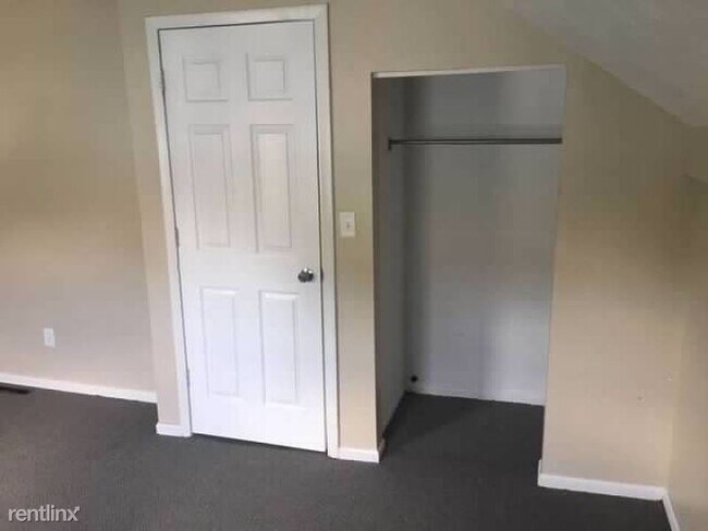 Building Photo - 3 br, 1 bath House - 26 E League St