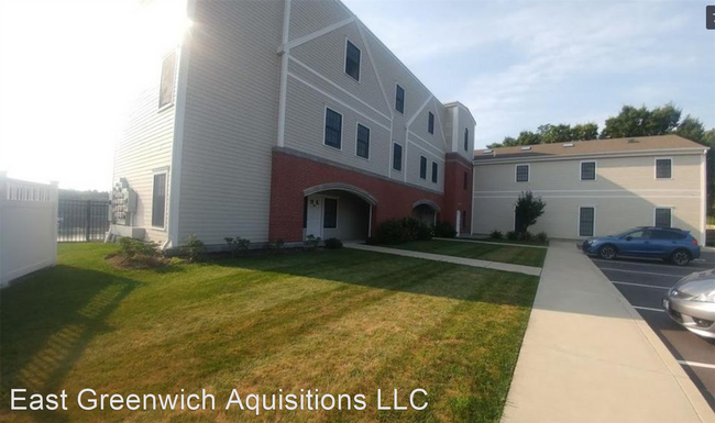 Foto del edificio - 60 Crompton Ave