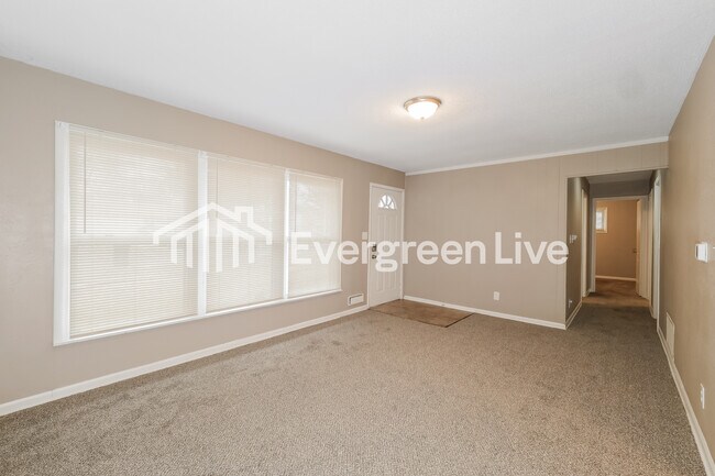 Building Photo - 7611 E 107th St