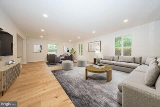 Building Photo - 4103 Laurel Dr