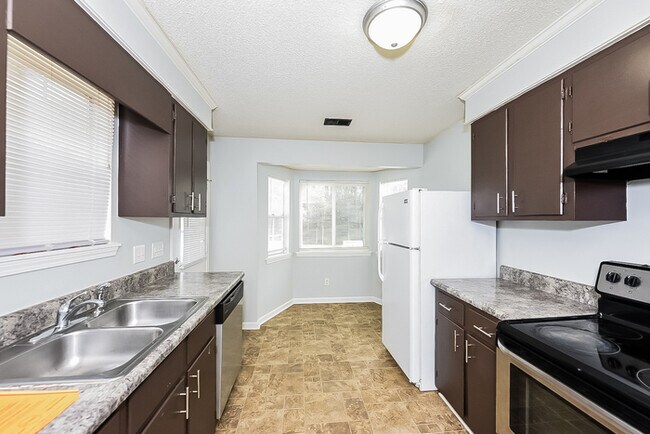 Foto del edificio - Charming 3-Bedroom Cayce Home