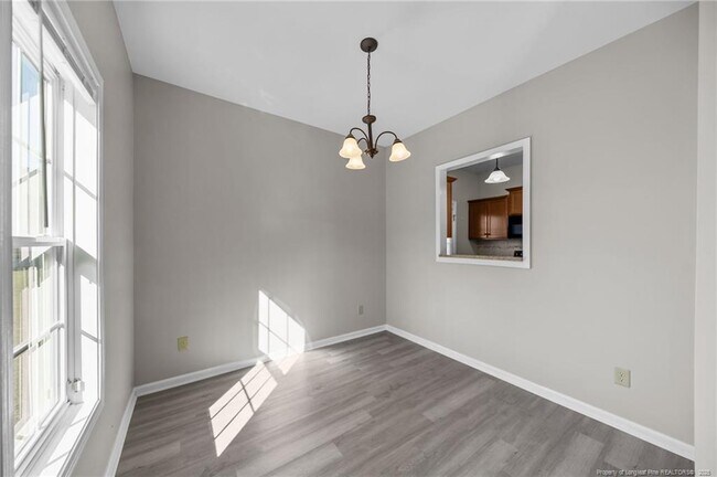 Foto del edificio - 122 Sherman Ct