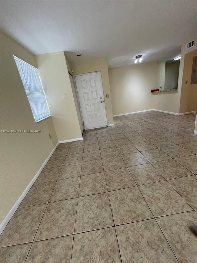Building Photo - 2881 N Oakland Forest Dr