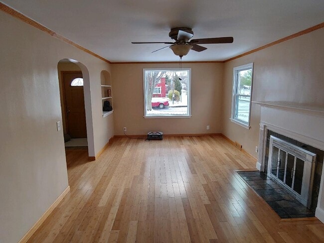 Building Photo - 56 Redwood Rd