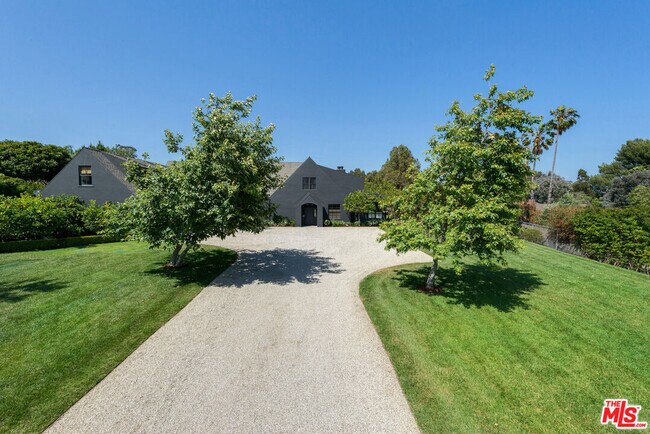Building Photo - 28929 BISON Ct