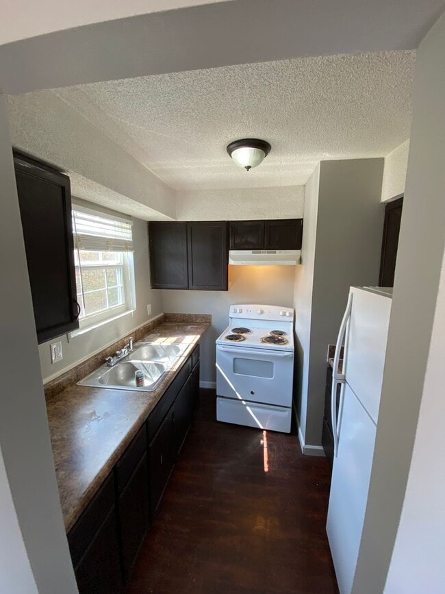 Foto del edificio - **Spacious 2 Bedroom | 1.5 Bath with Functional Layout**