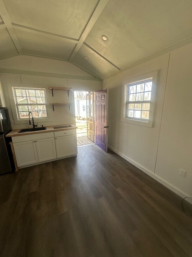 Building Photo - 2015 Union School Rd SW