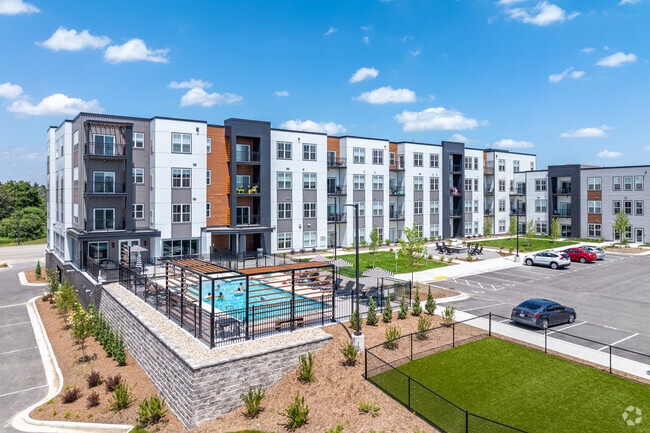 Building Photo - Tennessen Flats
