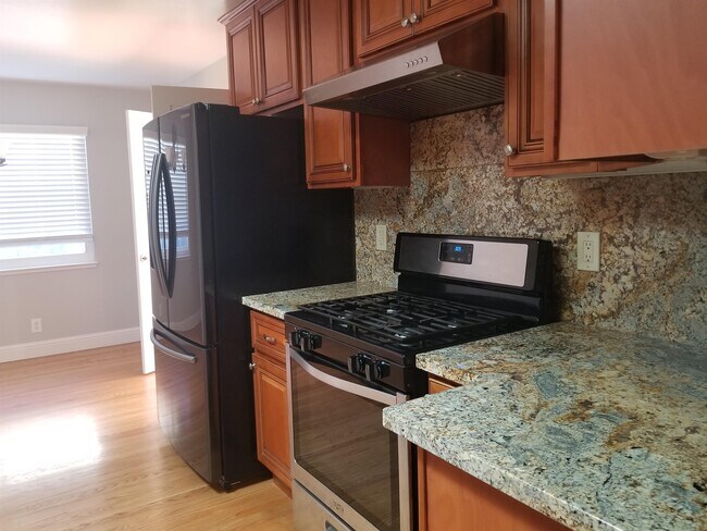 Foto del edificio - 25930 Madeline Ln