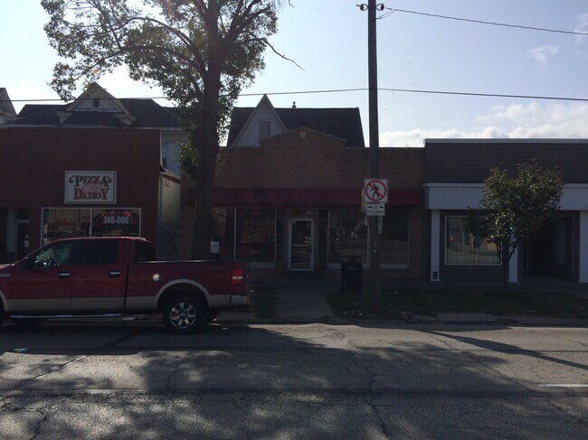 Building Photo - 1537 1st Ave SE