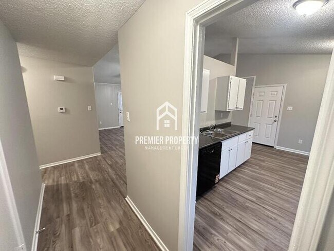 Foto del edificio - 5680 Ballenmoor Dr