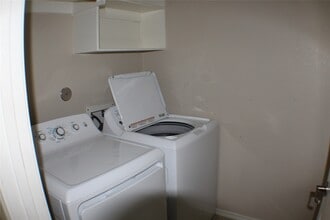 Building Photo - 6431 Densberry Ln