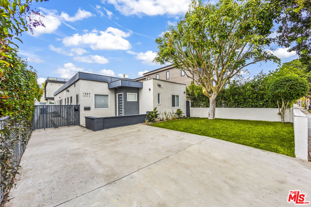 Foto principal - 1055 Palms Blvd