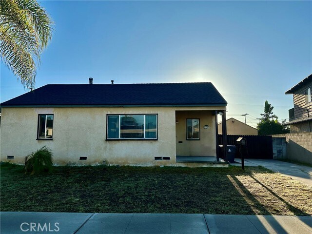 Primary Photo - 2238 Roswell Ave
