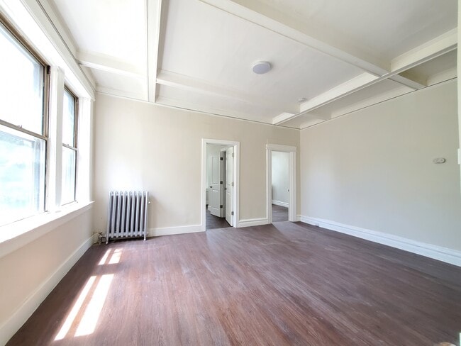 191 Roseville Ave 8 - 195 Roseville Ave