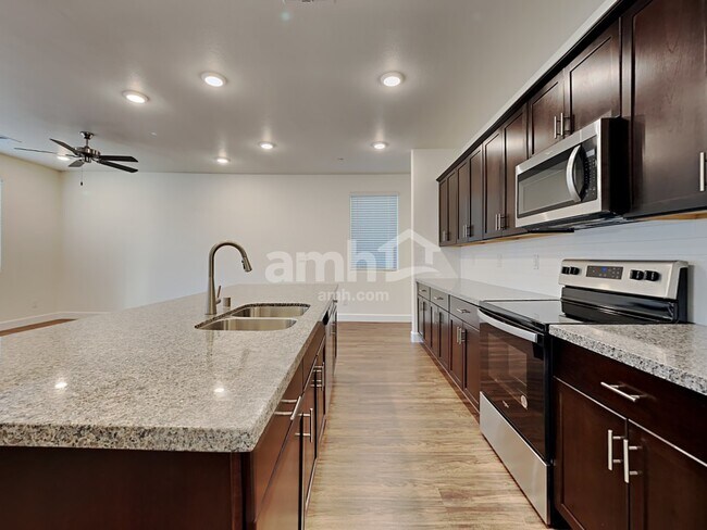 Building Photo - 74 Cabaletta Lane