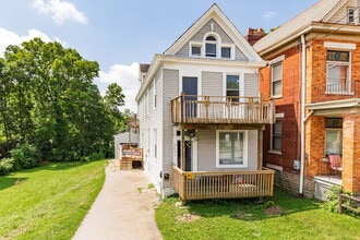 Building Photo - 3643 W 8th St