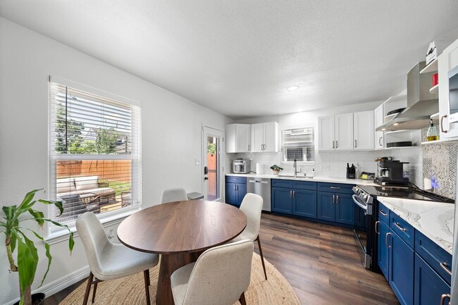Foto del edificio - 3226 Oakdale St