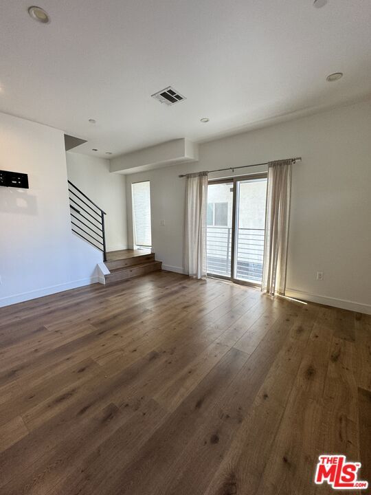 Foto del edificio - 250 S Burlington Ave