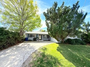 Building Photo - 24006 Archwood St