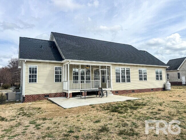 Foto del edificio - 115 Remount Rd