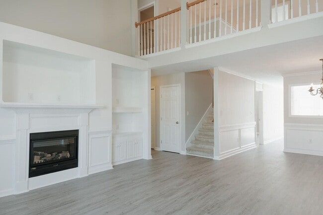 Building Photo - Large 3 Bedroom 2.5 Bath Townhouse In Evans