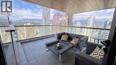 Building Photo - 1408 Robson St