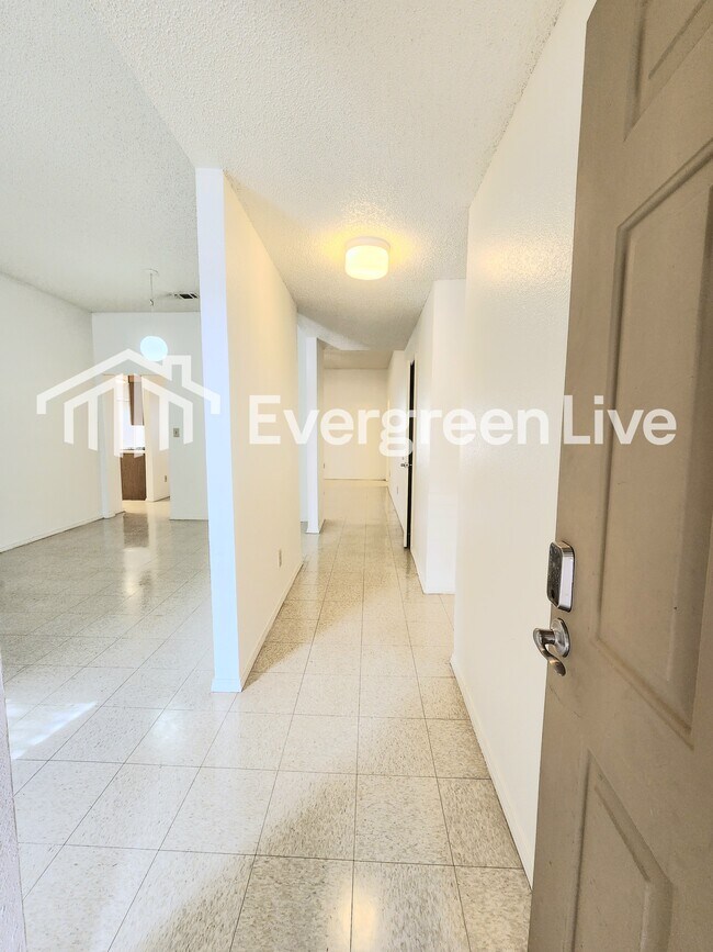 Foto del edificio - 2302 Sandia Ct