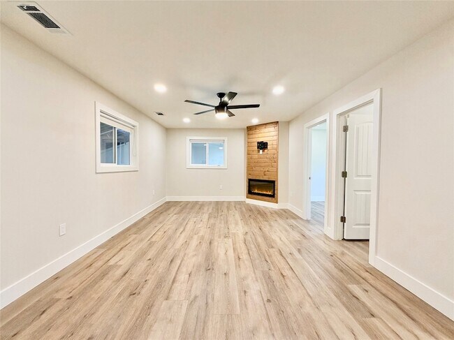 Foto del edificio - 13555 Chisum Rd