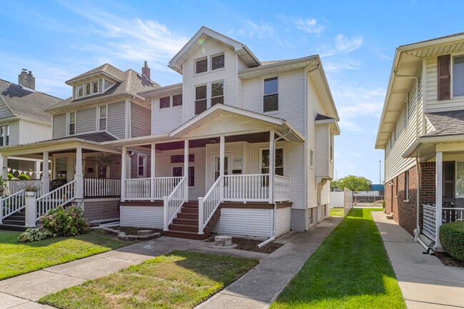 Building Photo - 3142 Van Alstyne St