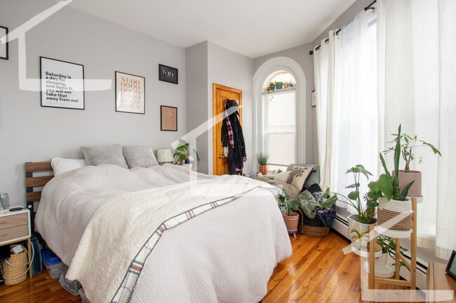 Building Photo - Unbeatable Price in Gorgeous Town!  Sunlit...