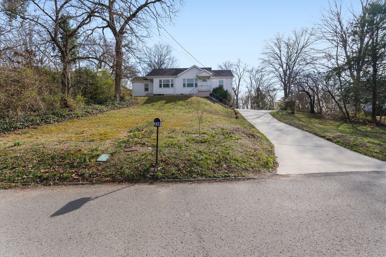 Primary Photo - Red Bank Renovated Bungalow!