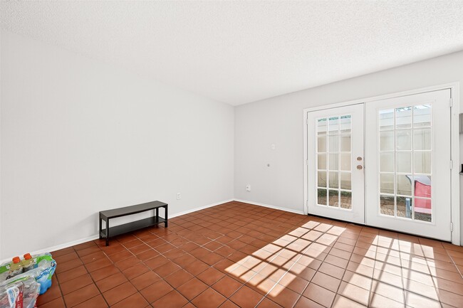 Building Photo - 11677 Village Pl Dr