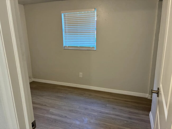 Foto del edificio - 2620 E 33rd Ave