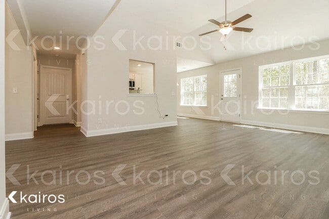 Building Photo - 225 Western Red Cedar Dr
