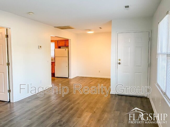 Building Photo - 4229- W Horne Ave