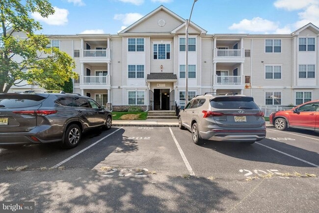 Building Photo - 12 Highbridge Ln