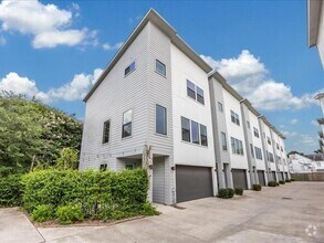 Building Photo - 3212 N MacGregor Way