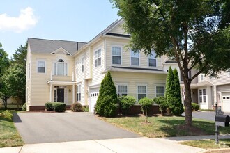 The Village at Waxpool Apartments under $2,979 - Ashburn, VA - 3 ...