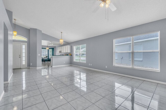 Foto del edificio - 4454 King Edward Dr