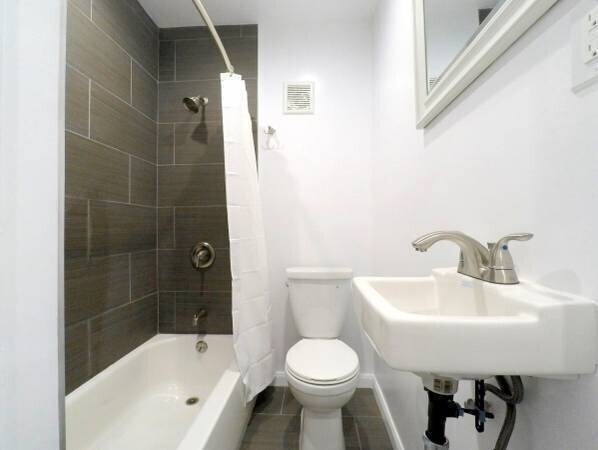 Building Photo - 1 Month Free! Renovated Studio w/ Modern K...