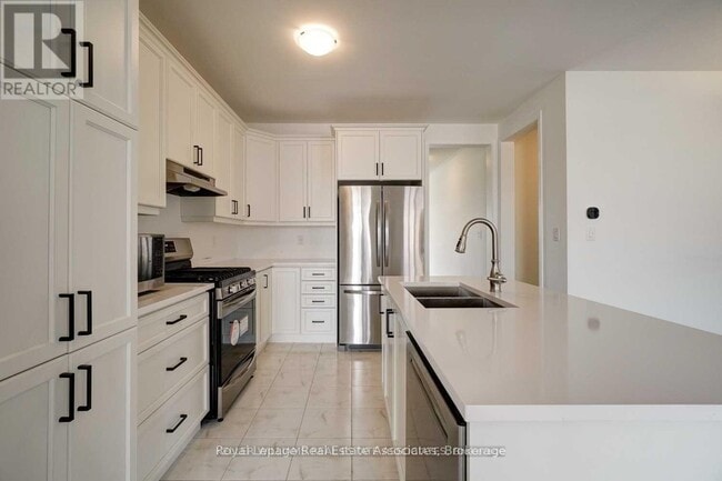 Building Photo - 359 Gordon Krantz Ave