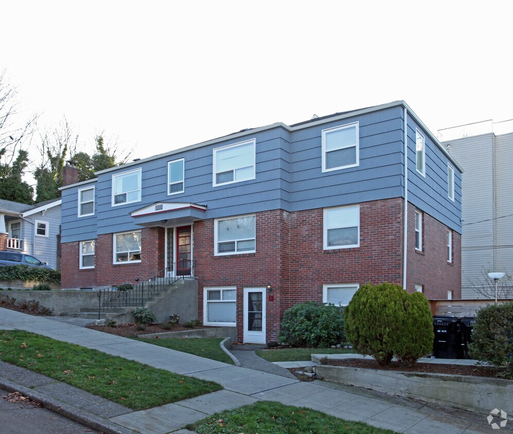 Building Photo - 1305 N 41st St