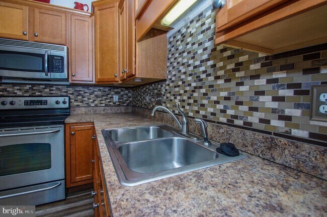 Building Photo - 514 Barnhardt Way
