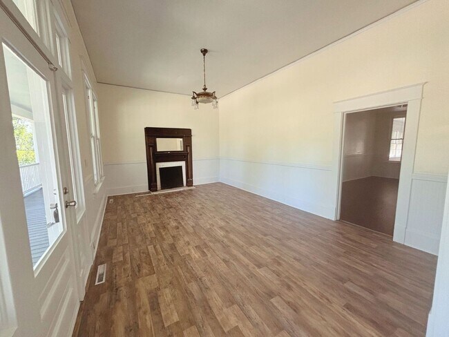 Foto del edificio - 114 Forest Ave