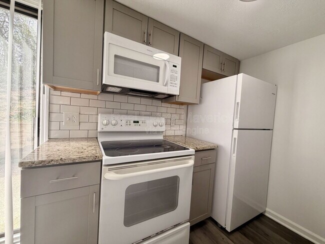 Foto del edificio - 308 Gillespie Rd