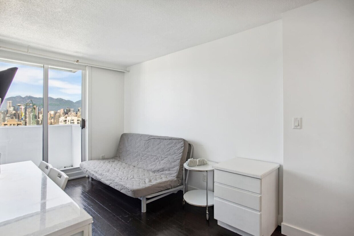 Photo principale - 1125 W 12th Ave