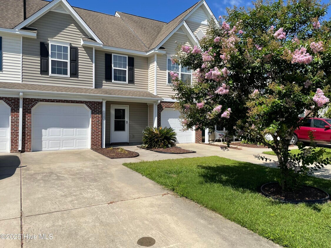 Foto principal - 2107 Cass Lake Dr