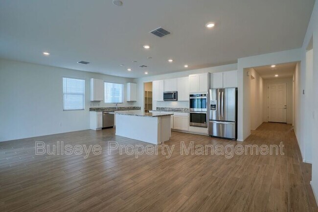 Building Photo - 8128 W Ln Ave